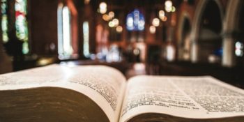 Bíblia Sagrada: A importância de se aprofundar na palavra de Deus