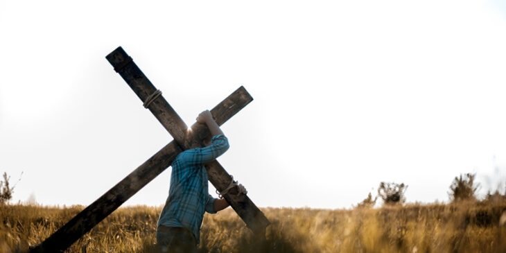 Paciência e Persistência: Deus nunca dá uma cruz maior que você possa carregar