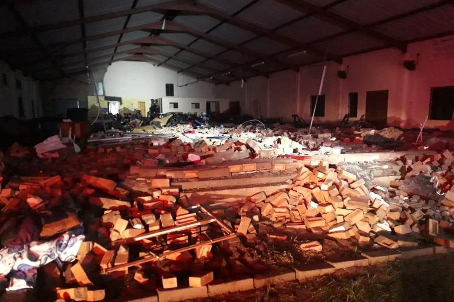 Tragédia: igreja desaba em plena Sexta-Feira da Paixão, deixando mortos e muitos feridos igreja - Tragédia: igreja desaba em plena Sexta-Feira da Paixão, deixando mortos e muitos feridos