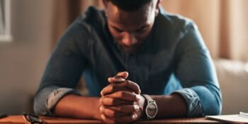O poder da oração – aquiete sua mente e escute Deus