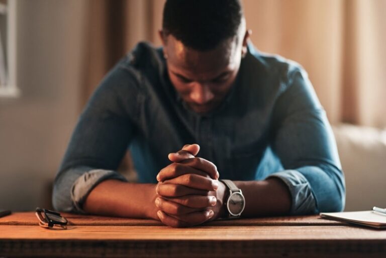 O poder da oração – aquiete sua mente e escute Deus