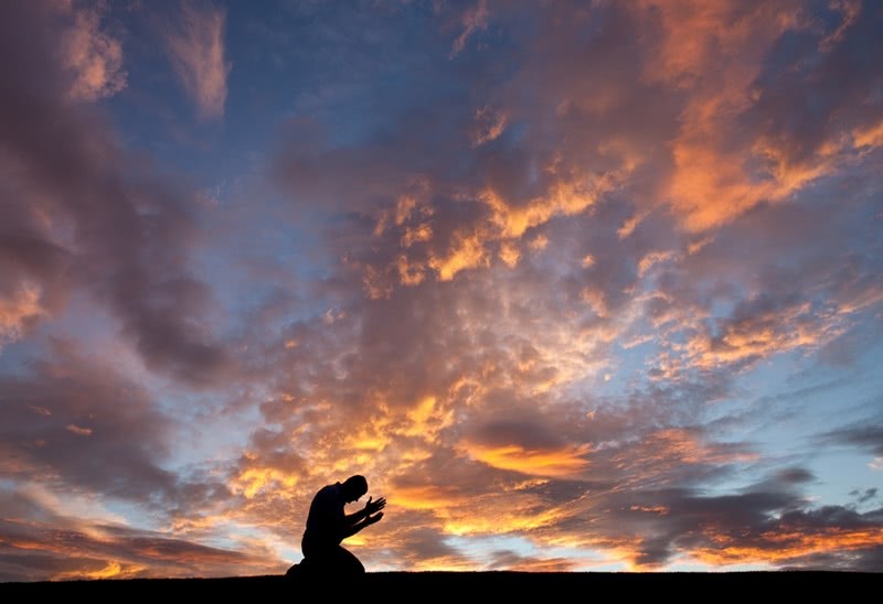 orando debaixo do ceu - Tudo posso naquele que me fortalece: Deus está contigo!