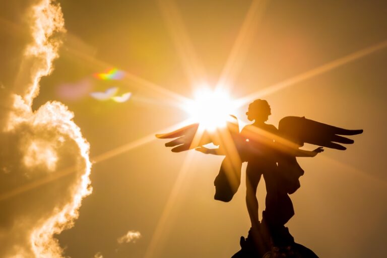 O que é um arcanjo? Conhecimentos do Pai