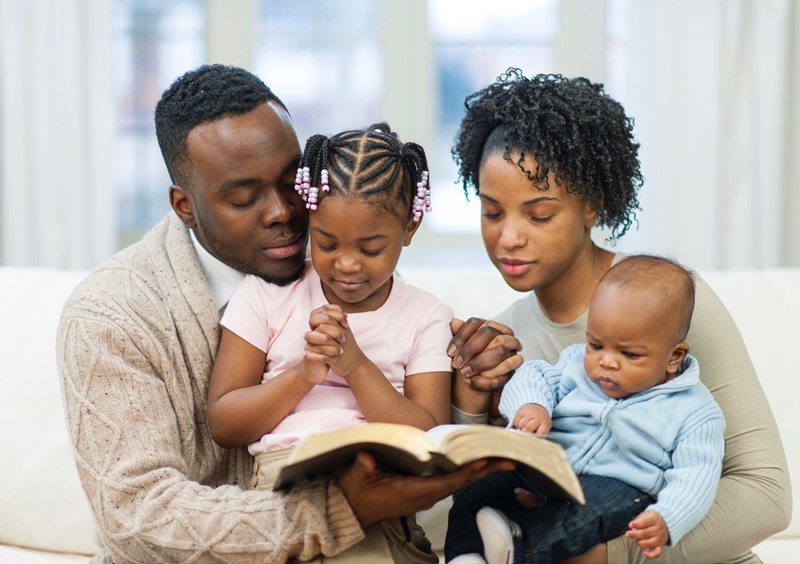 pais e filhos - Dicas para ensinar os 10 mandamentos aos seus filhos