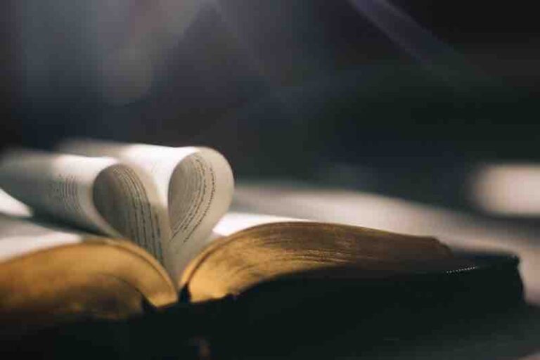 Efésios 2:4-5 – o grande amor que Deus tem por nós