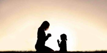 Saiba como ensinar seu filho a orar?