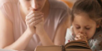 8 versículos que você deve ler para as crianças